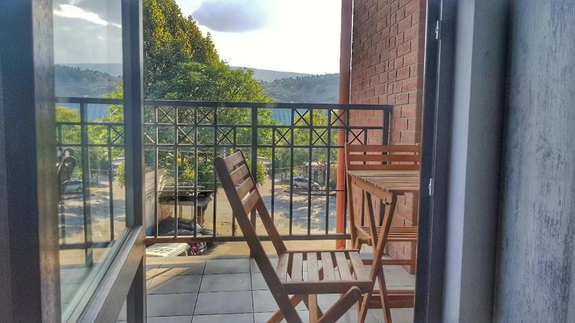 Your Home In Tbilisi: Cosy Stay In The Old City דירה טביליסי